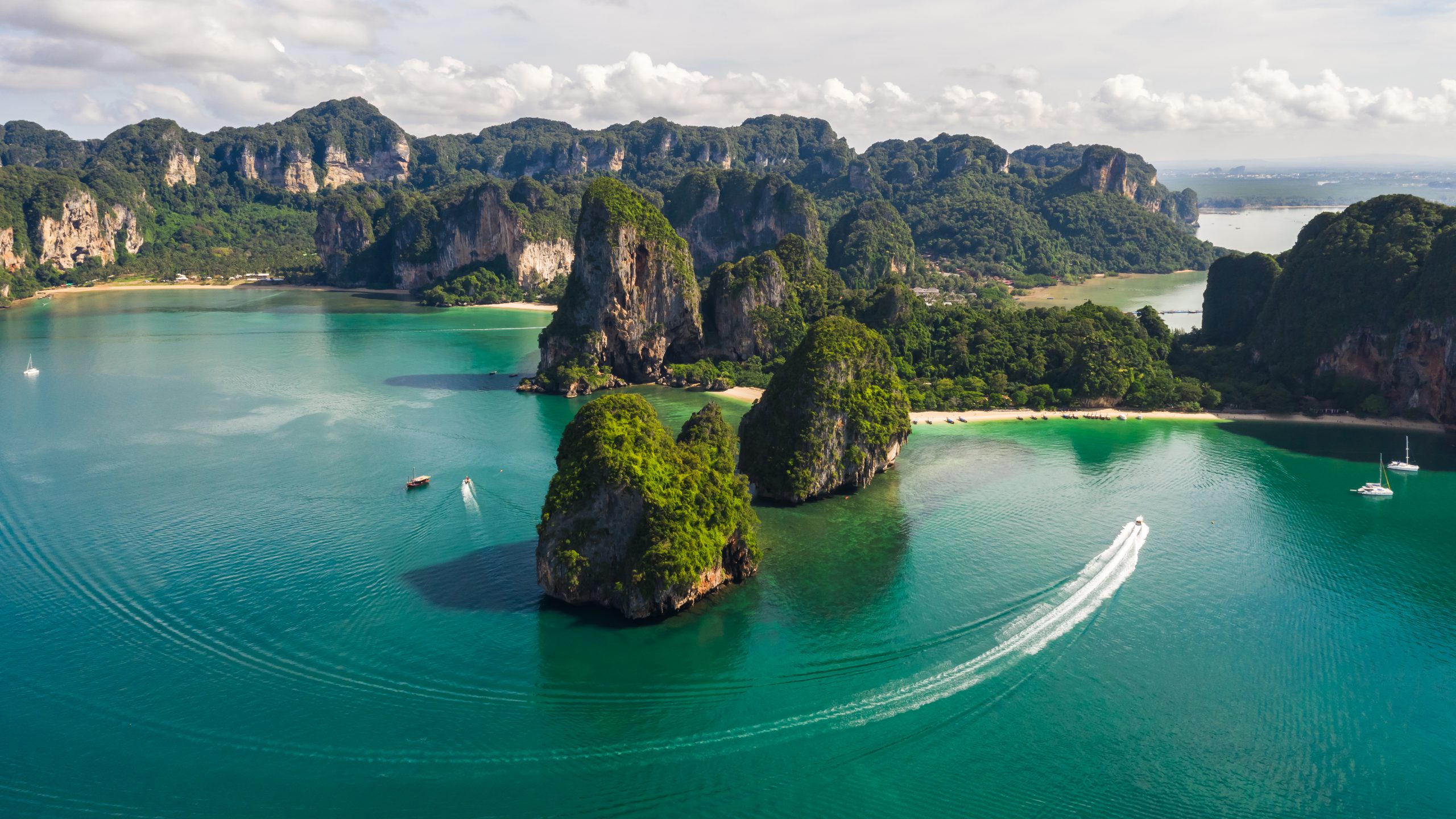 פוקט, בנגקוק וקוסמוי: באילו איים חייב לבקר בטיול בתאילנד בסיום לימודי המשפטים?